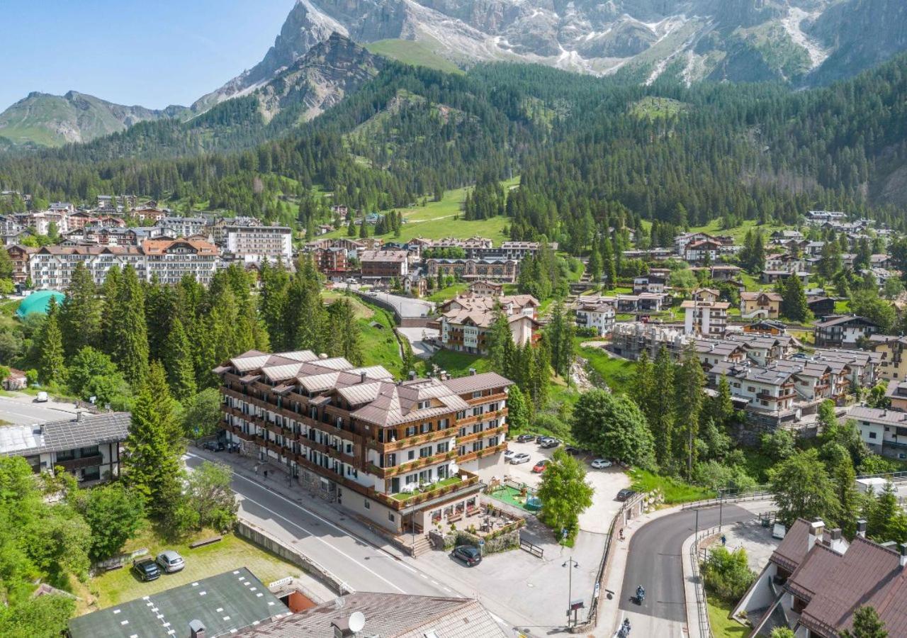 Hotel Colfosco Sankt Martin am Sismunthbach Exterior foto